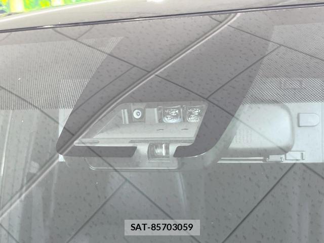 Toyota NOAH 2018-08 8219536-2