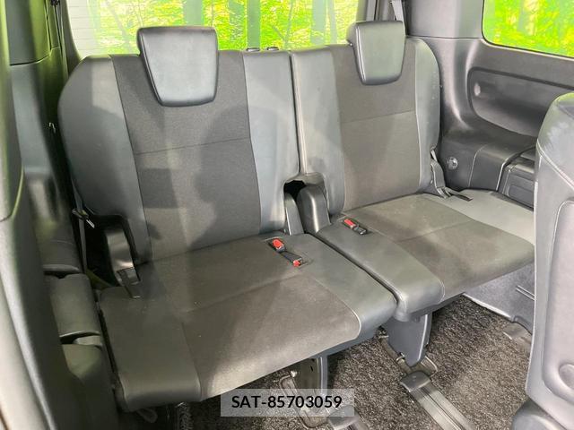 Toyota NOAH 2018-08 8219536-9