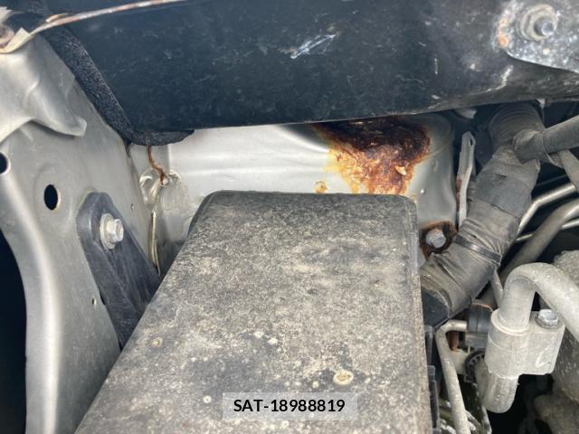 Toyota NOAH 2009-10 8219842-19