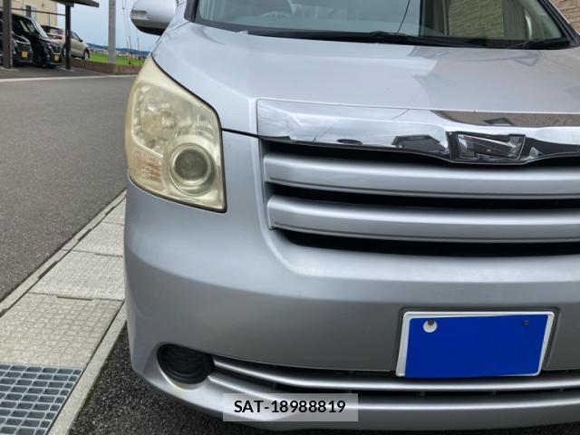 Toyota NOAH 2009-10 8219842-2