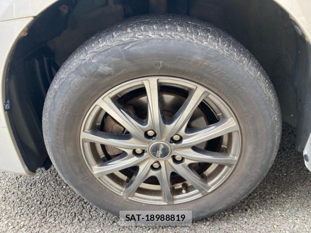 Toyota NOAH 2009-10 8219842-4
