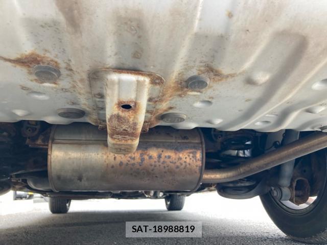 Toyota NOAH 2009-10 8219842-8
