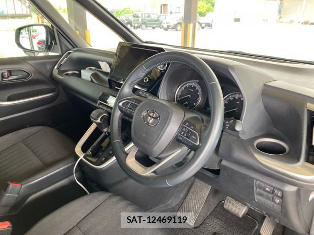 Toyota NOAH 2023-01 8219867-10