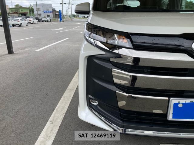 Toyota NOAH 2023-01 8219867-13