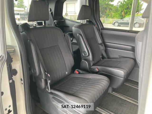 Toyota NOAH 2023-01 8219867-14