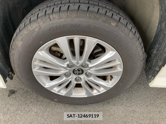 Toyota NOAH 2023-01 8219867-9