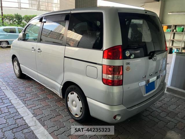 Toyota NOAH 2002-06 8220024-3