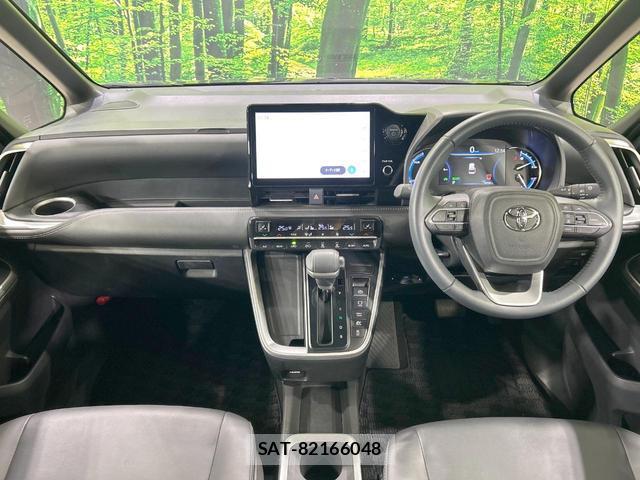 Toyota NOAH 2024-12 8220282-1