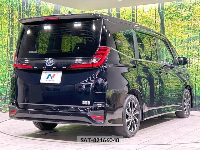 Toyota NOAH 2024-12 8220282-16