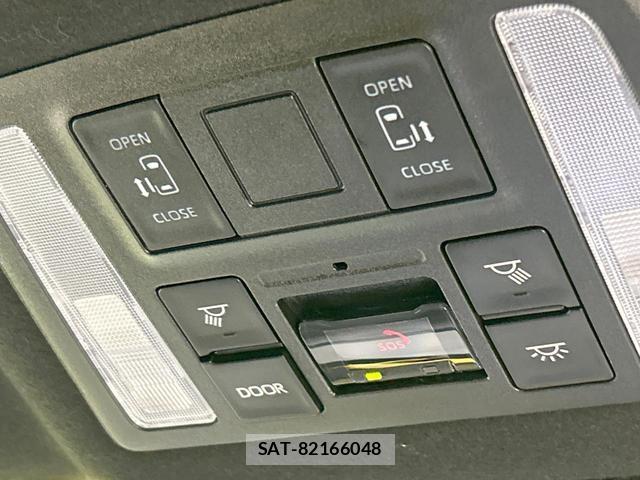 Toyota NOAH 2024-12 8220282-6