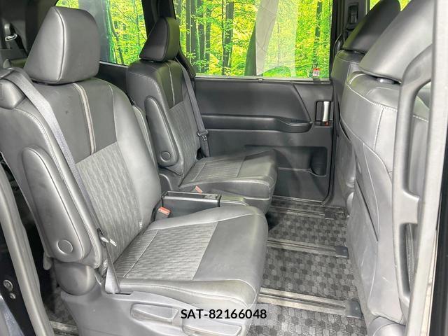 Toyota NOAH 2024-12 8220282-8