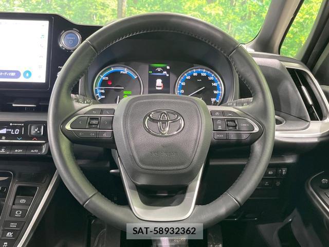 Toyota NOAH 2023-08 8220325-11