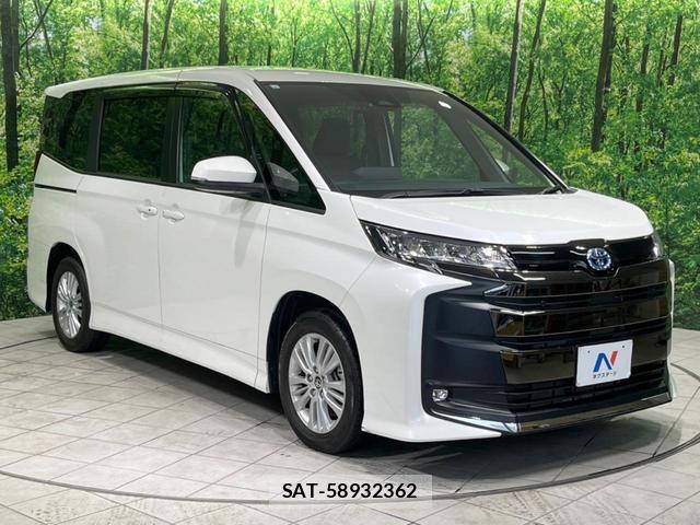 Toyota NOAH 2023-08 8220325-16