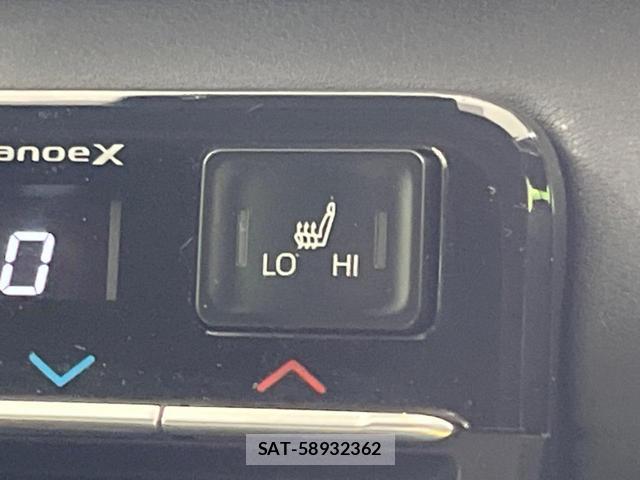 Toyota NOAH 2023-08 8220325-5