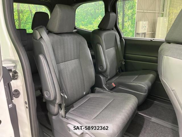 Toyota NOAH 2023-08 8220325-8