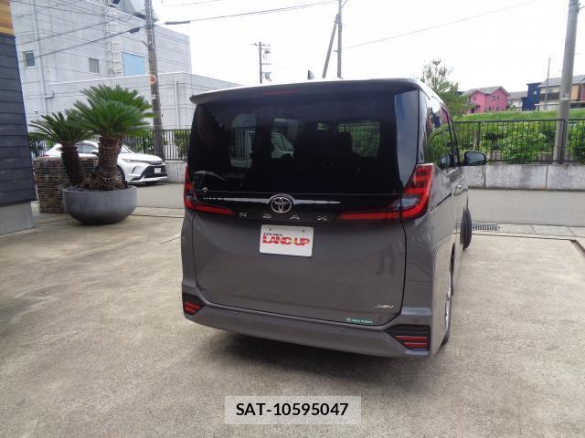 Toyota NOAH 2026-05 8220519-2