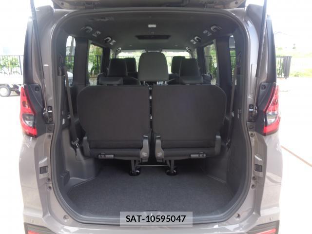 Toyota NOAH 2026-05 8220519-7