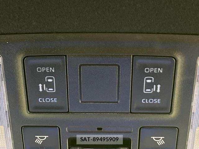 Toyota NOAH 2025-02 8220632-4
