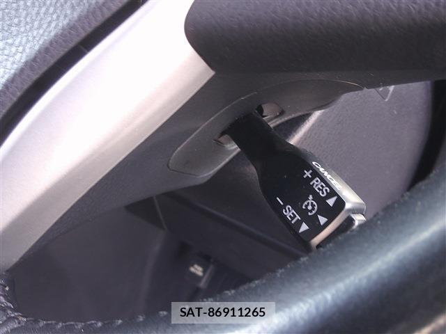 Toyota NOAH 2019-09 8220718-11