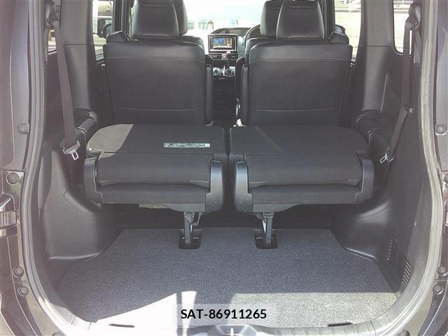Toyota NOAH 2019-09 8220718-12