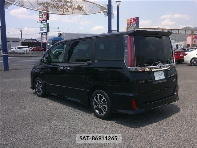 Toyota NOAH 2019-09 8220718-3