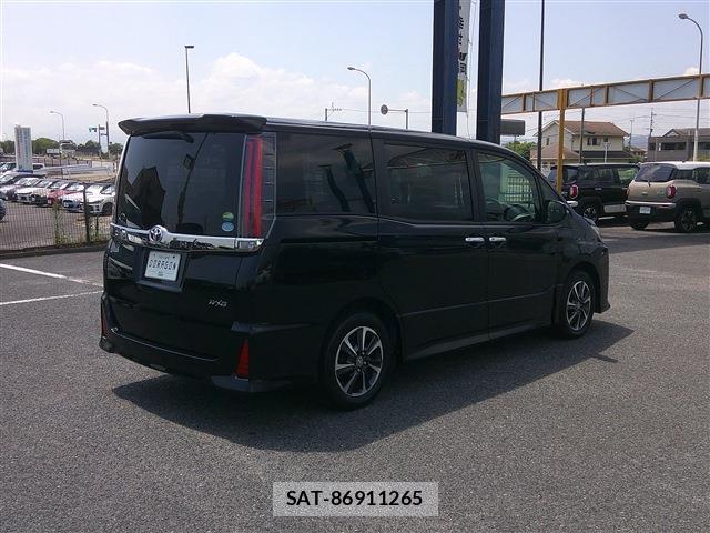 Toyota NOAH 2019-09 8220718-5