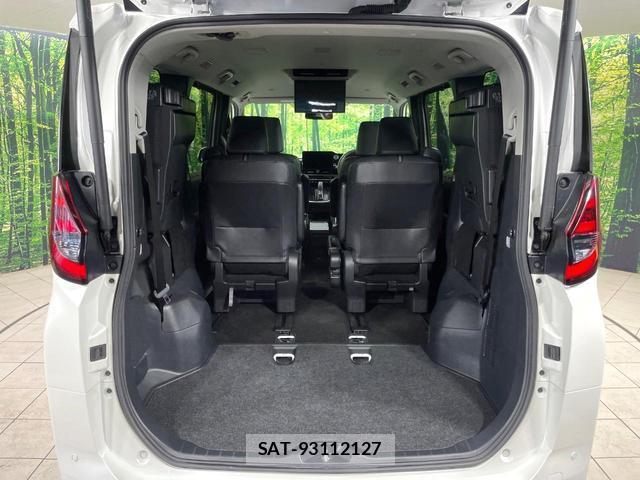 Toyota NOAH 2022-10 8220757-10