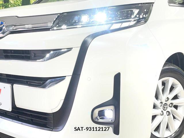 Toyota NOAH 2022-10 8220757-12