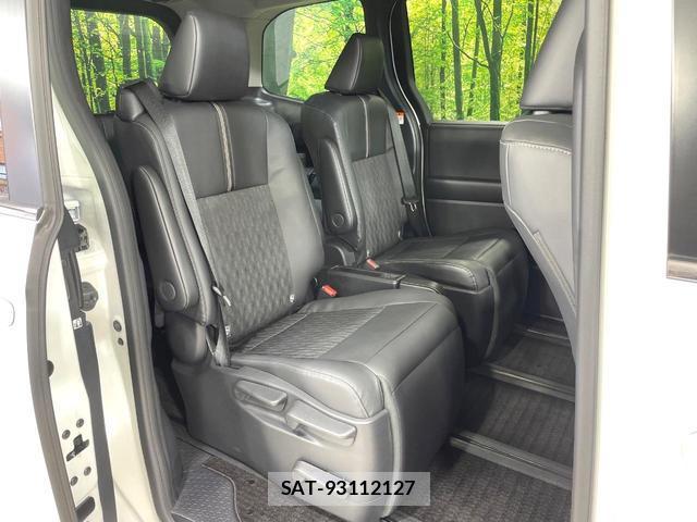 Toyota NOAH 2022-10 8220757-8