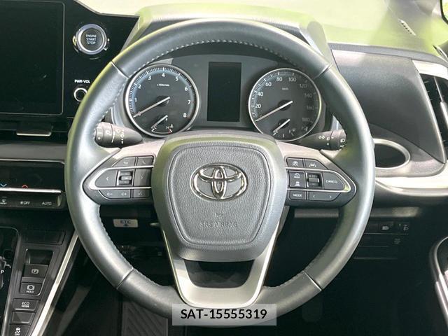 Toyota NOAH 2023-07 8220861-11