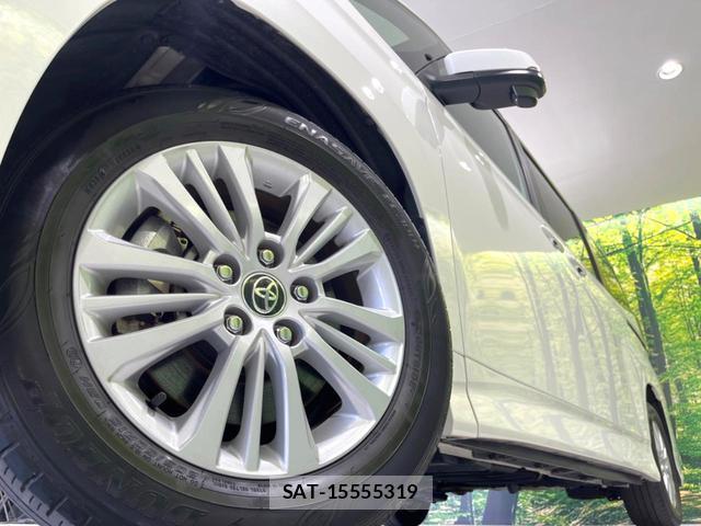 Toyota NOAH 2023-07 8220861-13