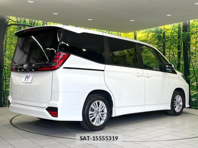 Toyota NOAH 2023-07 8220861-17