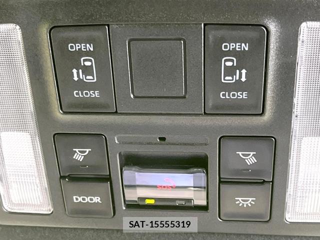 Toyota NOAH 2023-07 8220861-4