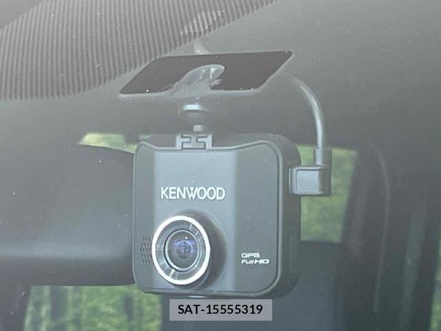 Toyota NOAH 2023-07 8220861-6