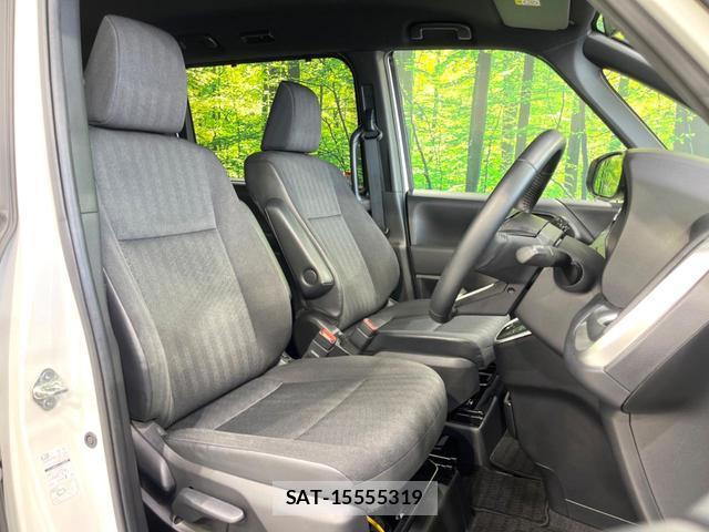 Toyota NOAH 2023-07 8220861-7