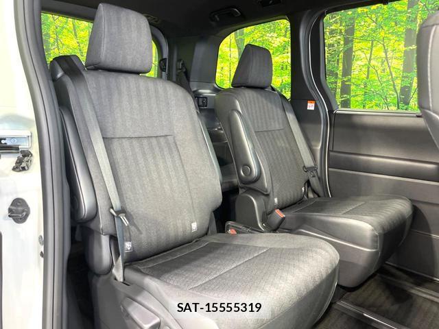 Toyota NOAH 2023-07 8220861-8
