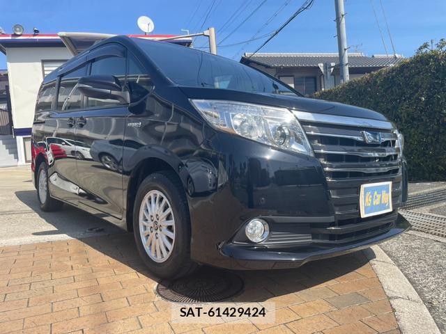 Toyota NOAH 2016-10 8221389-18