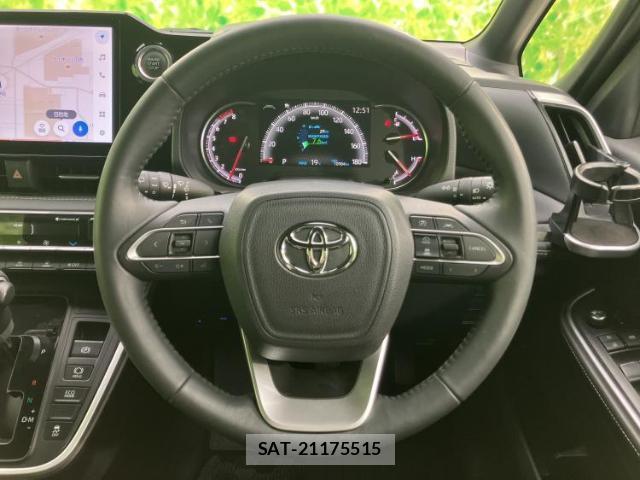 Toyota NOAH 2023-09 8221561-14