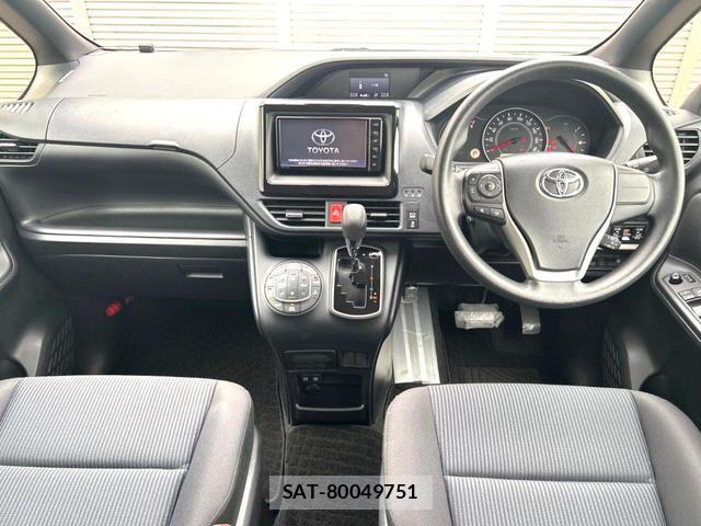 Toyota NOAH 2020-03 8221572-1