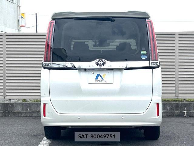Toyota NOAH 2020-03 8221572-15