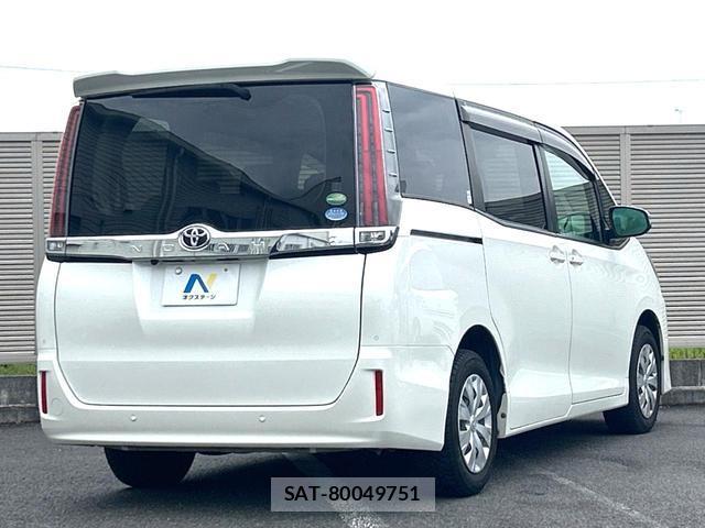 Toyota NOAH 2020-03 8221572-17