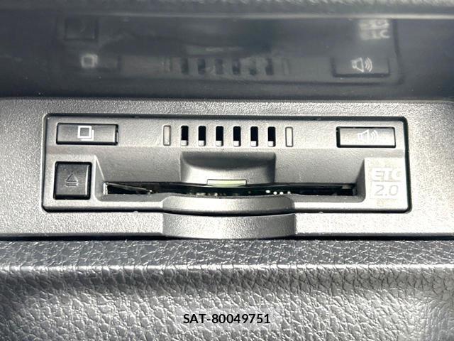 Toyota NOAH 2020-03 8221572-4