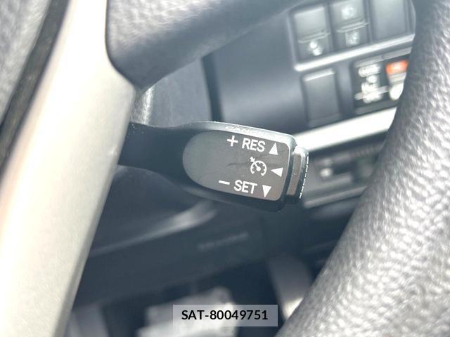 Toyota NOAH 2020-03 8221572-6