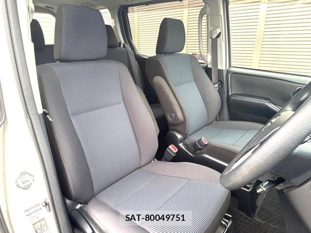 Toyota NOAH 2020-03 8221572-7