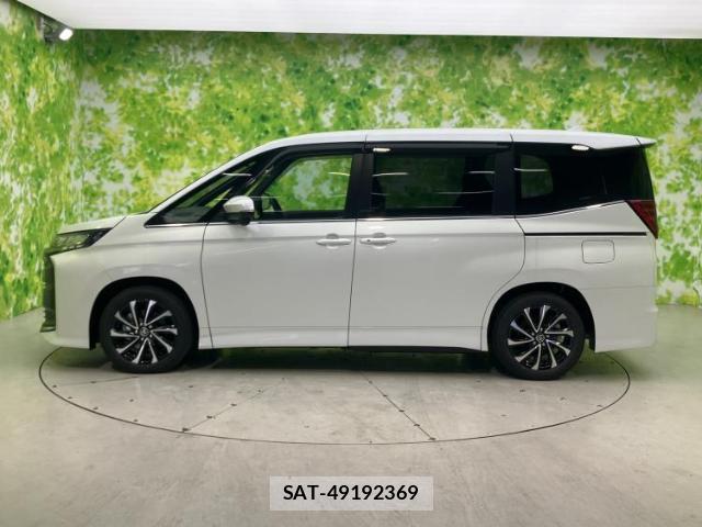 Toyota NOAH 2026-03 8221671-1