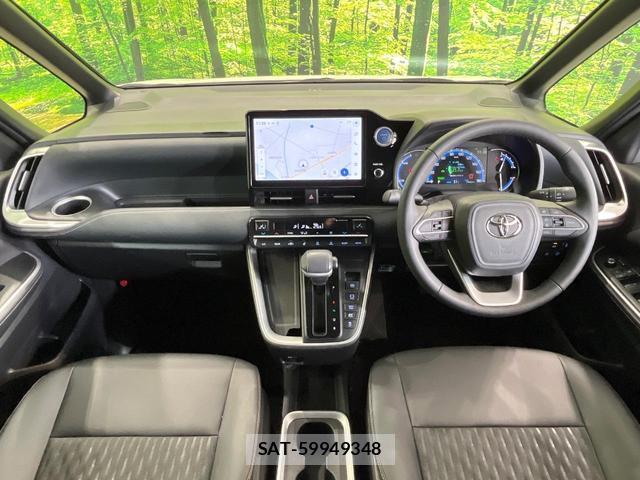 Toyota NOAH 2022-11 8221691-1