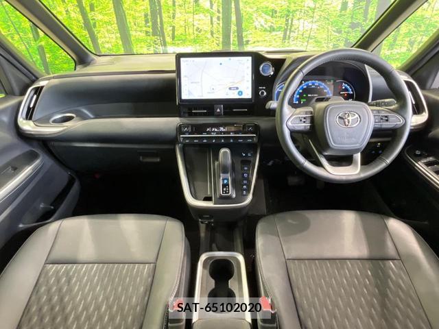 Toyota NOAH 2022-10 8221694-1
