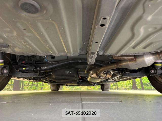 Toyota NOAH 2022-10 8221694-17