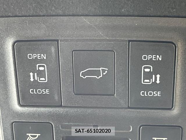 Toyota NOAH 2022-10 8221694-5