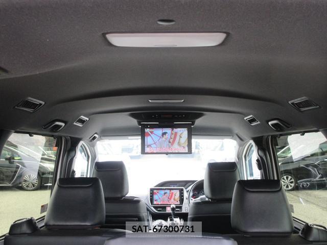 Toyota NOAH 2021-01 8221738-11